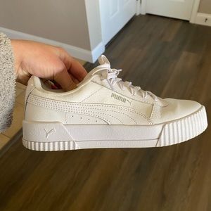 Puma Carina 7.5 leather sneaker